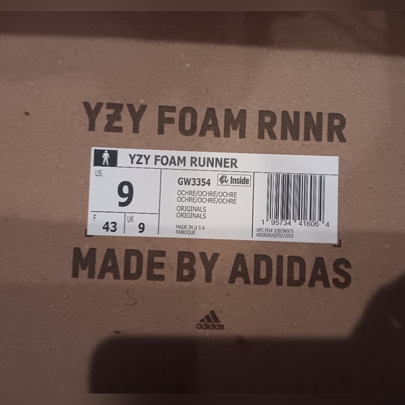 Adidas Yeezy Foam RNNR Sand (Foam Runner)size 9 - Picture 2 of 6